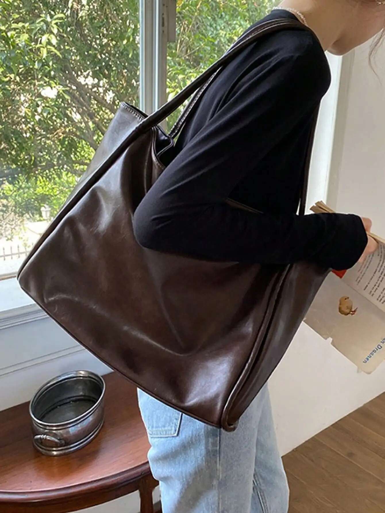 New Soft Leather Large Capacity Tote With A Niche Design Handheld Use, Single Shoulder Underarm Bag For Class And C