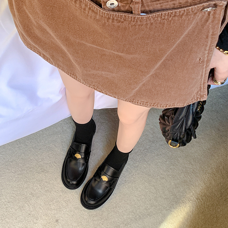 French thick-soled niche women's loafers New style Black and white British style small leather shoes for summer