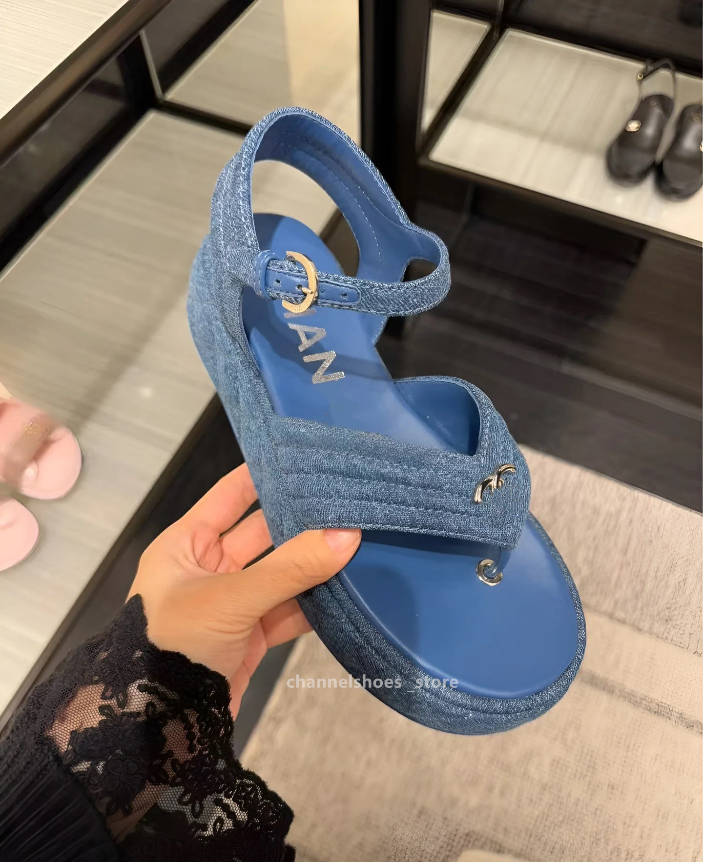 2025 Designer New Sandals Low Heel Patent leather Denim blue Wedge Slippers mius Sexy Peep Toe Shoes Luxury brand Outdoor Beach Women's Shoes cha Slide c