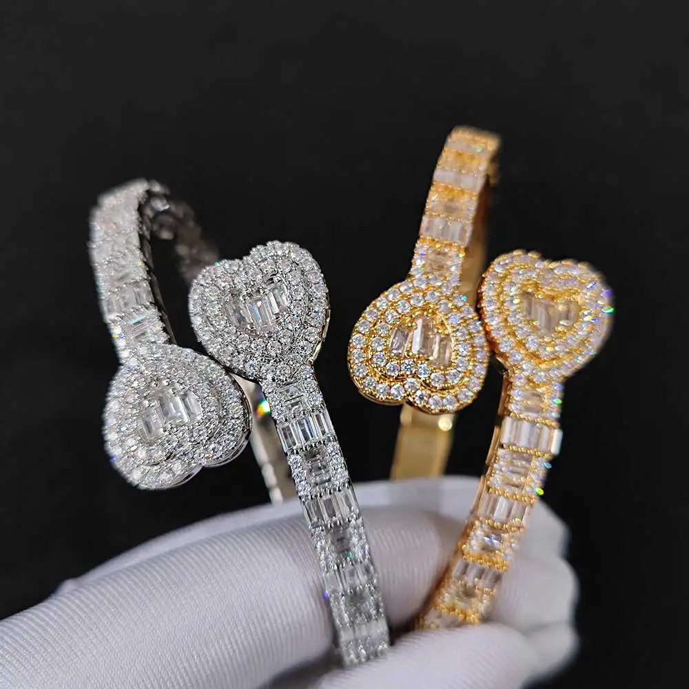 Fashion Hip Hop Jewelry Full Iced Out Heart Baguette CZ Bangle Bracelet Bling Diamond Couple Bracelet 18K Gold Plated 250303