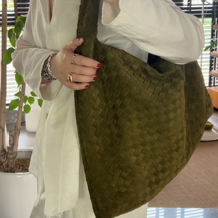Instagram Iuencer's Casual Versatile Lazy Style Woven One Shoulder Underarm Bag, 2024 Autumn And Winter New Women's Bag