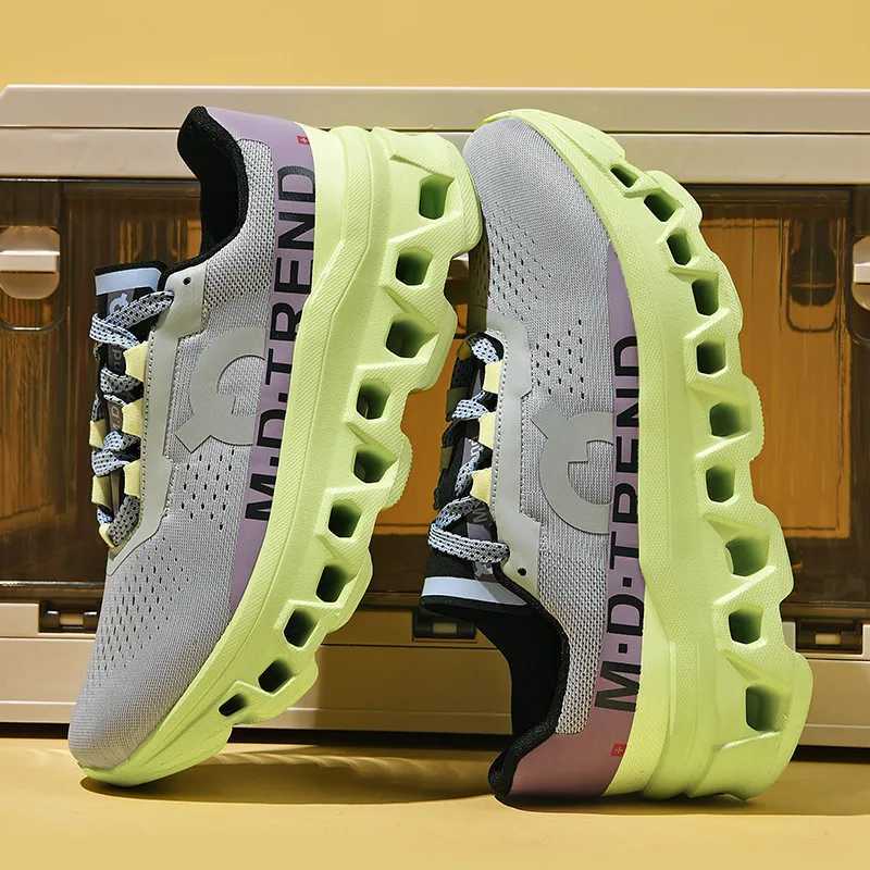 New outdoor sports shoes for men and wen casual fashion Breathable running shoes Breathable couple shoes sizes 36-44 Z250411