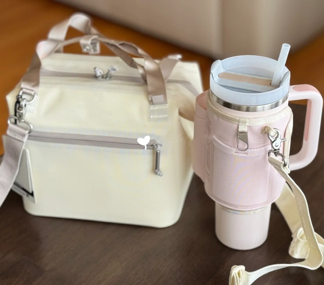 Pink Lunch Bags All Day Julienne Mini Soft Cooler Box Carry-All for 40oz Cup Crossbody Bag with Phone Pocket for Cups Accessories 0426