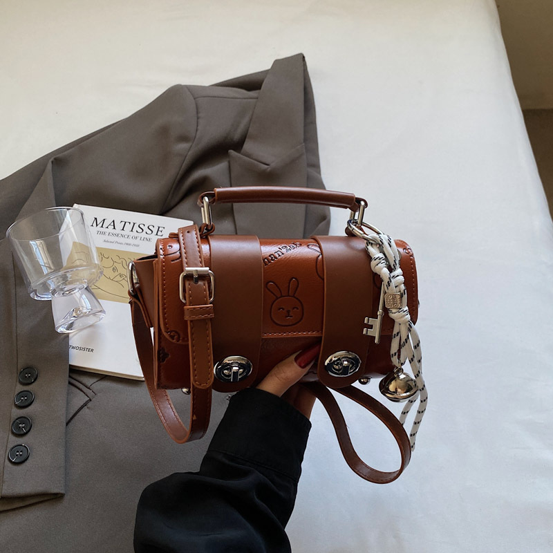 Fresh And Trendy Underarm Bag 2025 Early Spring Trendy Designer Fashion Matching Shoulder Crossbody Bag Fashionable Niche Crossbody Handbag Wallet Sto