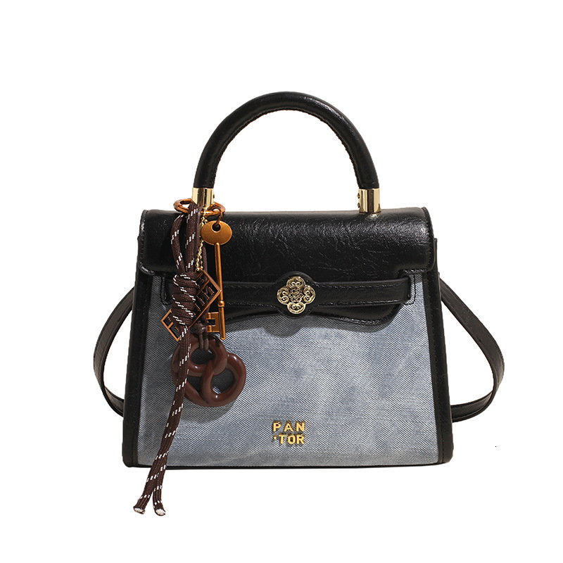 Small Niche Color Blocking Fashion Personality Designer New Women s 2025S Light Luxury Handheld Saddle Bag Single Shoulder Crossbody Bag Large Capacit