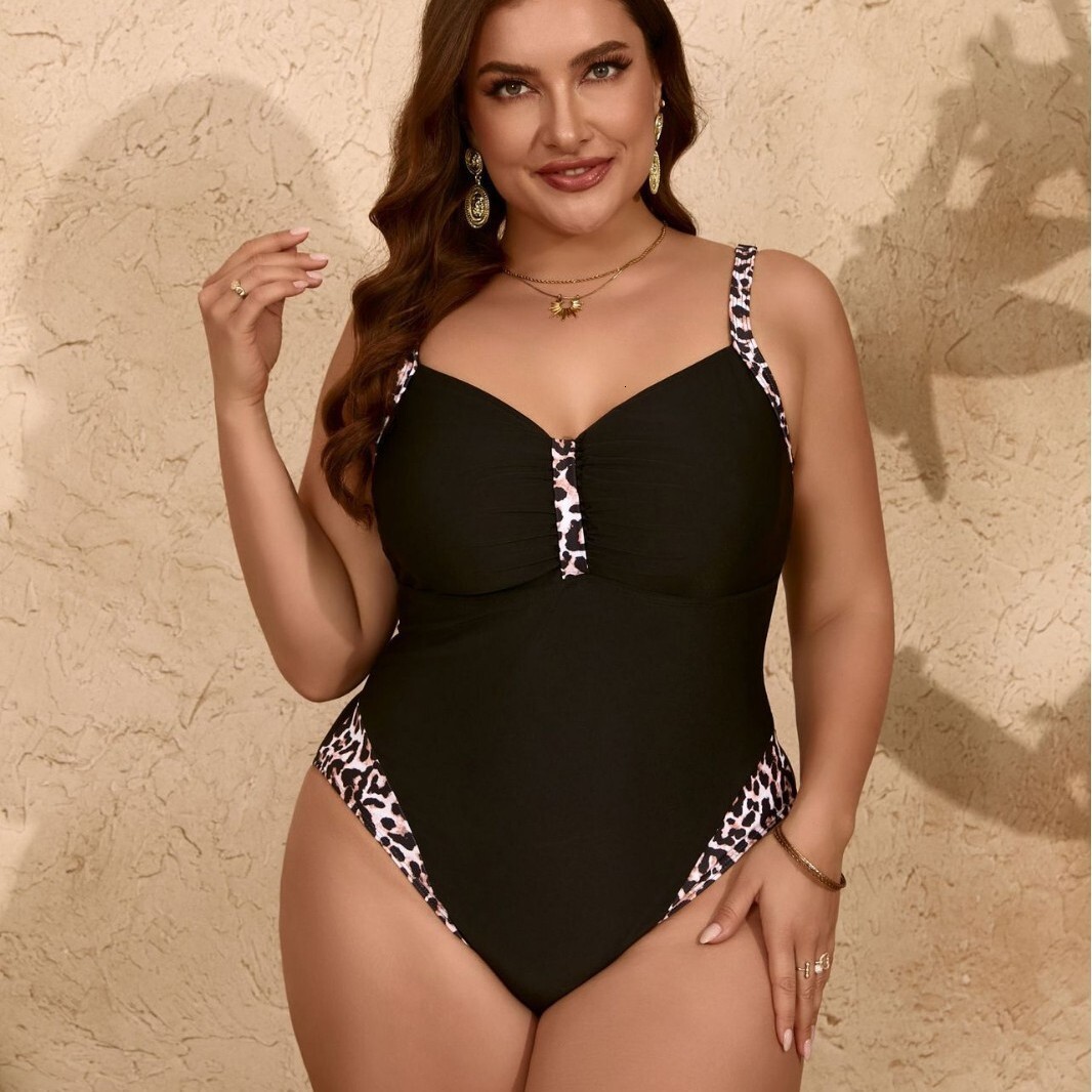 New Plus Size One-piece Slim Fit Swimsuit for Women