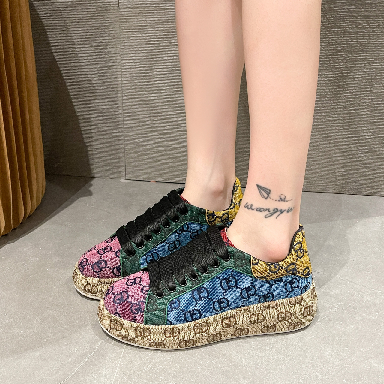 2025 New Khaki Full Diamond Women Casual Shoes Fashion Luxury Platform Sports Shoes Women's Party Designer Shining Women's Shoes High Quality Water Diamond Flat Shoes