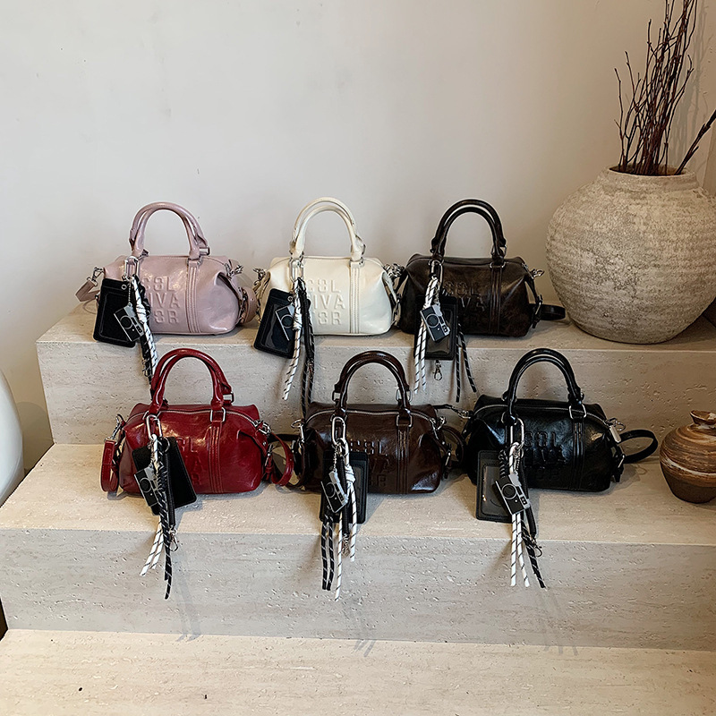Small And Stylish Handbag High quality Female Fashion Designer 2025 Spring And Summer New Simple Casual Bowling Bag Shoulder Bag Popular Niche Crossbo