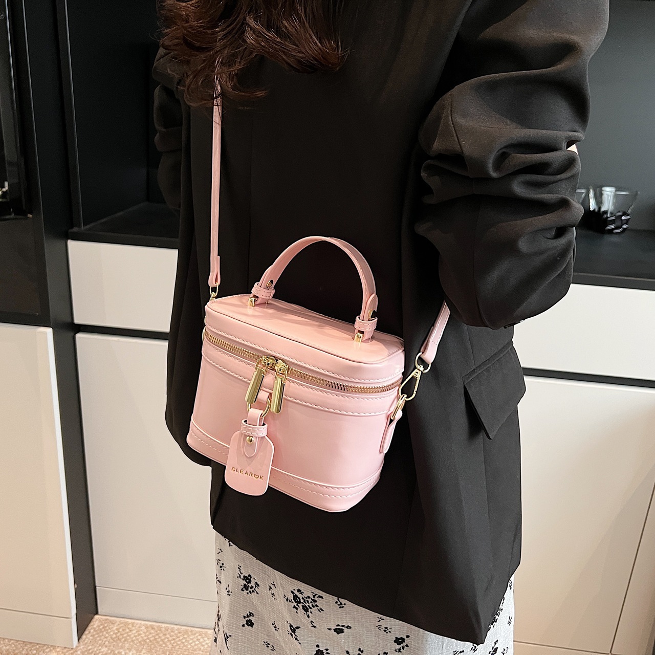 2025 Spring summer Fashion Designer Women s Bag High End Niche Exquisite Hand-held Box Waist Crossbody Bag Makeup Storage Bag
