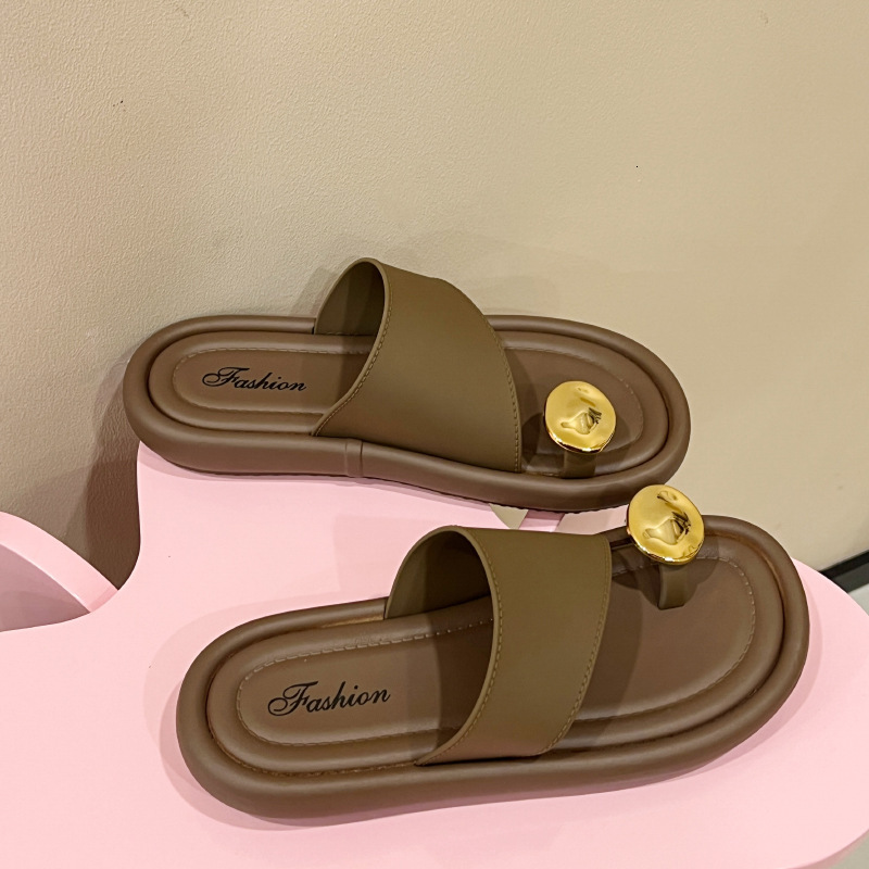 Designer Sandals Toed Clip On Sandals Fashionable Designer Women Flat Bottomed Niche One Piece Free Shipping Slippers Outdoor Leisure Beach Shoes