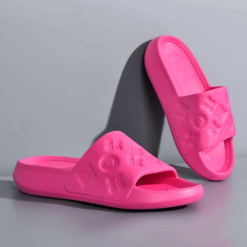 Summer 2025 New Multifunctional Fashion Designer Thick Soled Women s Shoes Outdoor Slippers Sandals Flip ps Wholesale Price