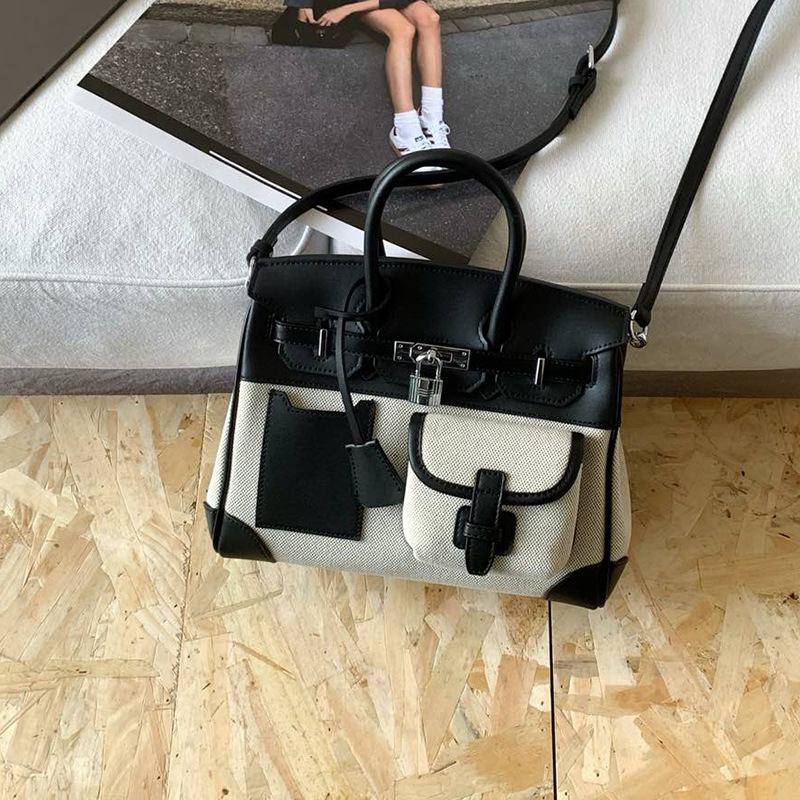 2025 New Color Contrast Canvas Splicing High Quality Leather Large Capacity Handheld Bag Crossbody Bag Senior Designer Women s Fashion Pocket Bag High