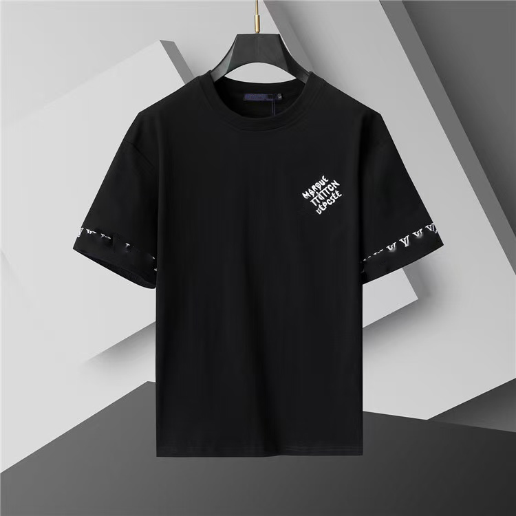 Designer T-shirts, three-dimensional embossed letters, double-yarn cotton fabrics, European and American men's and women's fashion casual T-shirts. Size