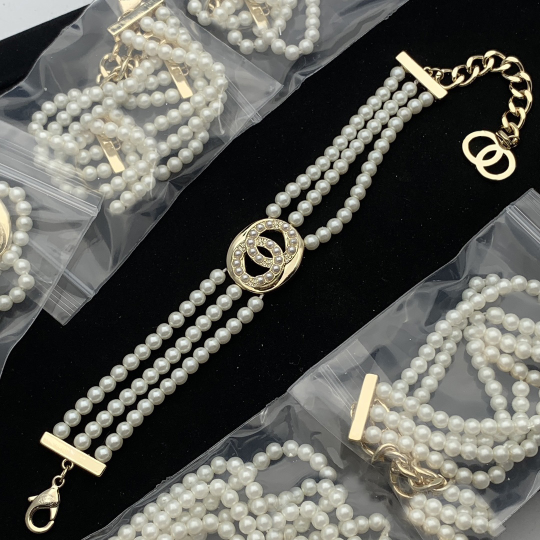 Flower Bracelet Chain Crystal Bracelets Pearl Chains Bangles Stamp Letter Wristband Cuff Men Womens Romantic Wedding Party Jewelry Accessories Copper Bracelet