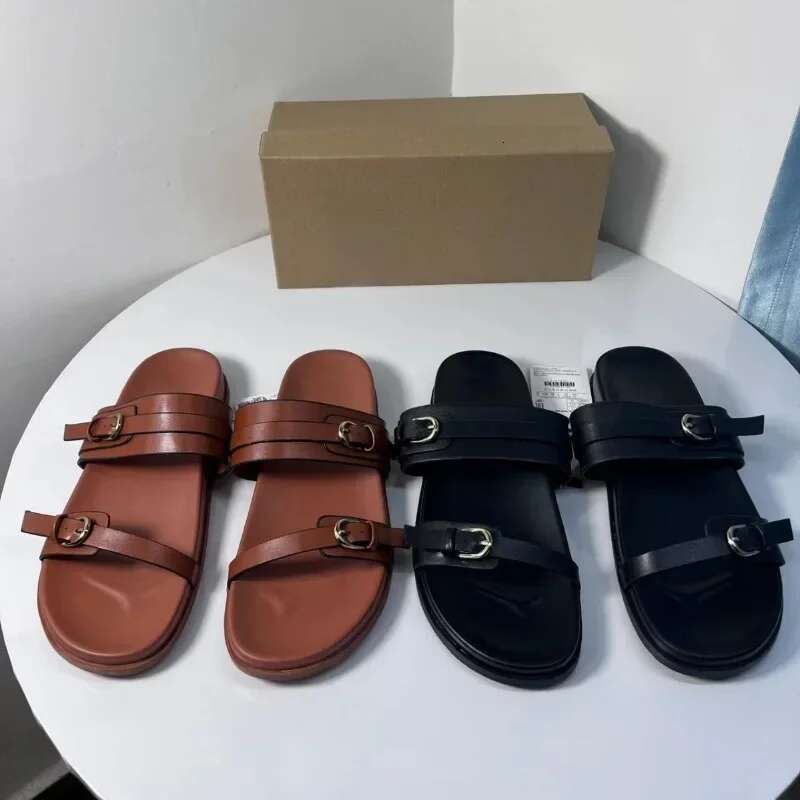 Summer 2025 Women s Sandals Flat Beach Slippers Outdoor Fashion Designer Thick Bottom Slippers Metal Buckle Soft Leather Walking Women s Roman Shoes