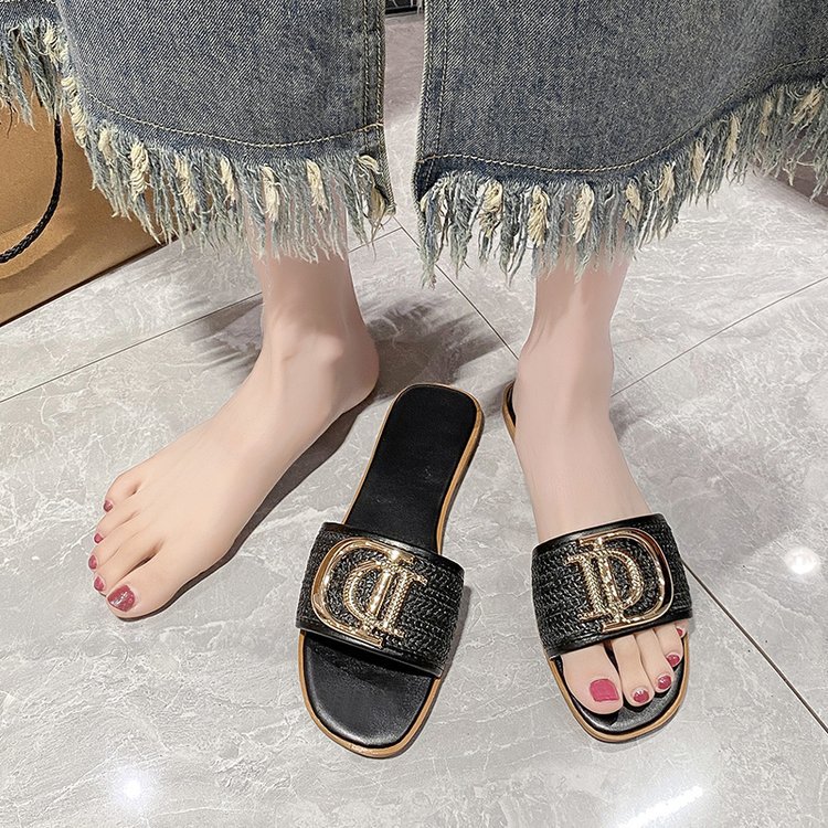 Straight-line flip-flops summer new fashion leisure double D metal buckle black flat slippers for women to wear outside