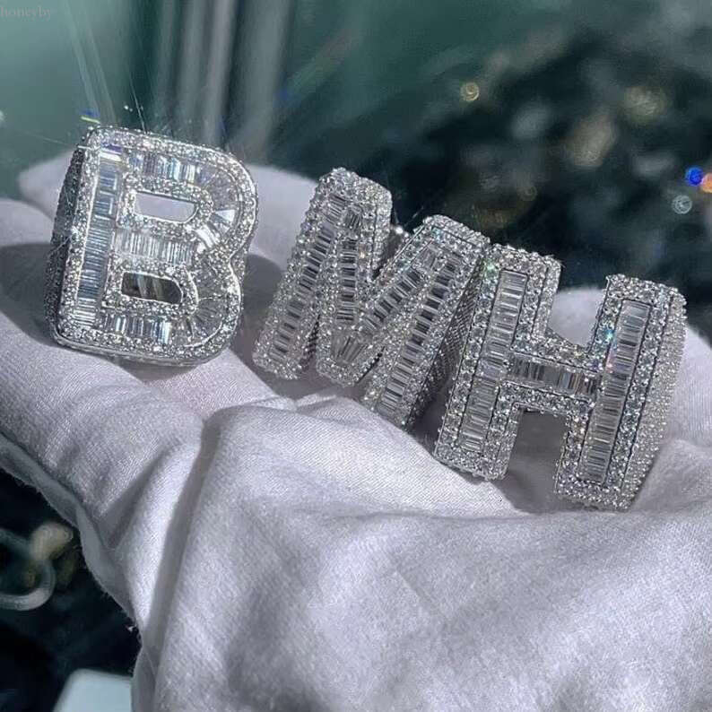Custom VVS Moissanite Dia Hip Hop Jewelry Baguette Cut Sterg Sier Iced Out Initial Name Letter Ring