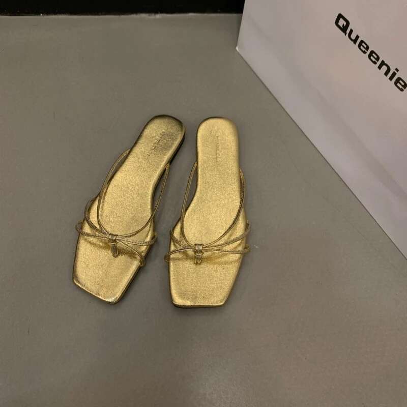 Summer 2025 Women's Flip Flops Gold Designer Sandals High Quality High Heels New Slippers Free Shipping Women's Anti Slip Open Toe Flat Shoe
