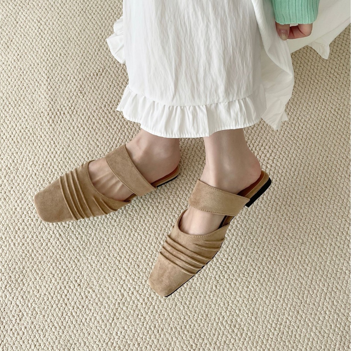 Fashion Tabi Ninja Shoes WomenRound Split Toe Shallow Thick Heel Sandals Single Mid Heel Mary Janes Shoes Female Pumps 241101