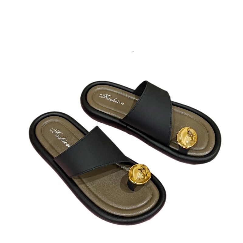 Designer Sandals Toed Clip On Sandals Fashionable Designer Women Flat Bottomed Niche One Piece Free Shipping Slippers Outdoor Leisure Beach Shoes