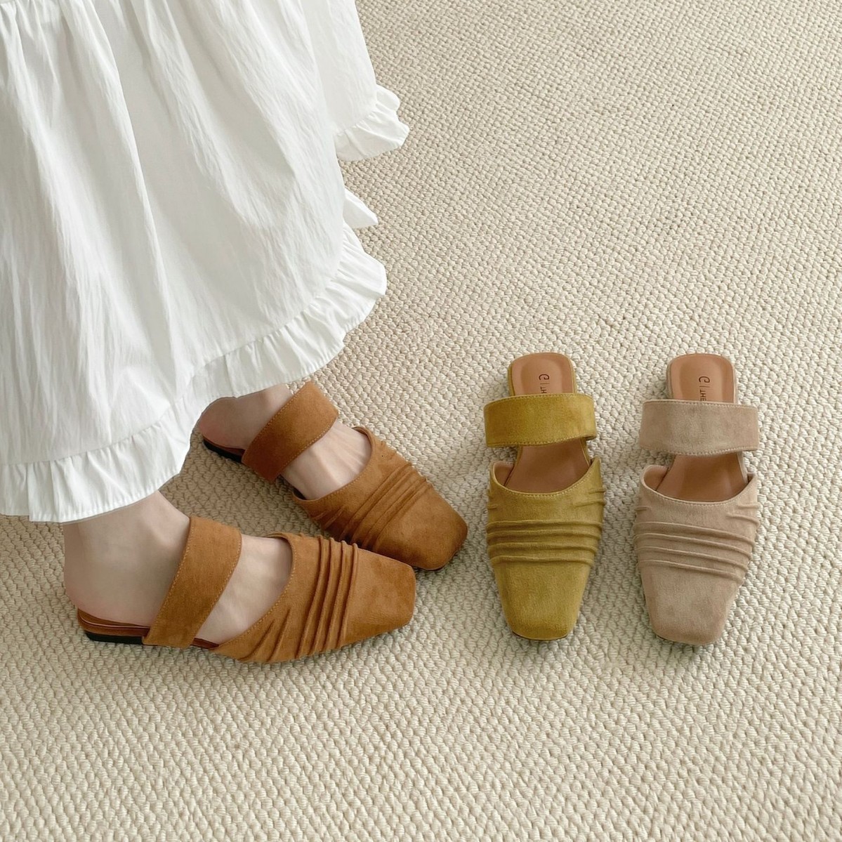 Fashion Tabi Ninja Shoes WomenRound Split Toe Shallow Thick Heel Sandals Single Mid Heel Mary Janes Shoes Female Pumps 241101