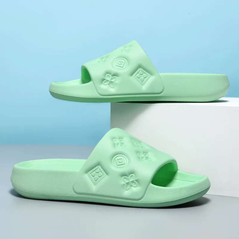 Summer 2025 New Multifunctional Fashion Designer Thick Soled Women s Shoes Outdoor Slippers Sandals Flip ps Wholesale Price
