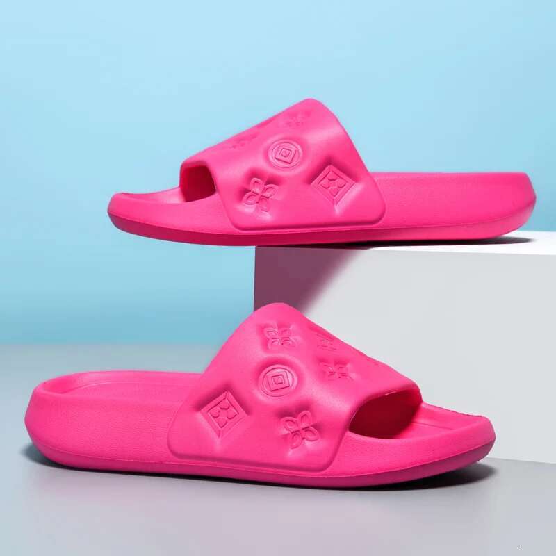 Summer 2025 New Multifunctional Fashion Designer Thick Soled Women s Shoes Outdoor Slippers Sandals Flip ps Wholesale Price