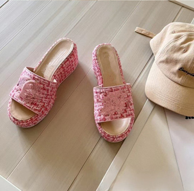 Top quality Cloth Wedge slippers Platform slides mules sandals Beach Vacation shoes Luxury designer slippers for womens