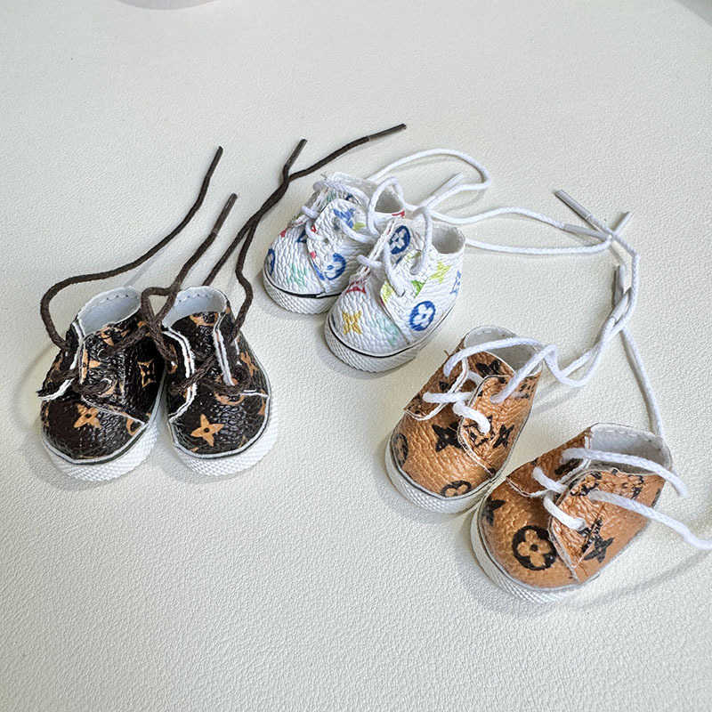 Doll Apparel Only clothes)) 17cm blind box canvas pendant childrens clothing hats shoes accessories dolls printed shoesY250307MIDM