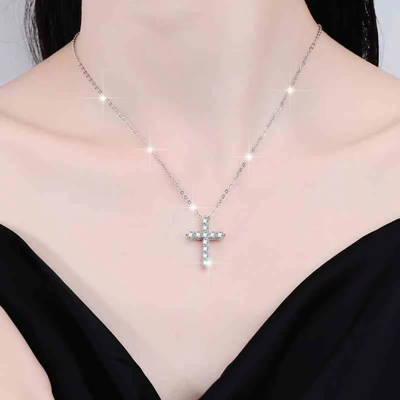 Fine Jewelry New Design Elegant High Quality VVs1 Full Diamond Moissanite S925 Sterling Silver Cross Necklace Pendant Jewelry