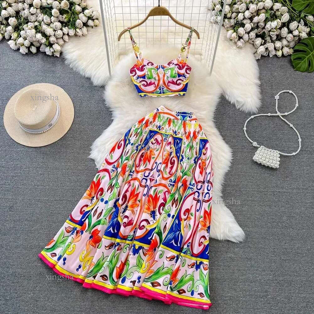Two Piece Dress Designer Runway Fashion Sexy Two Piece Set Spaghetti Strap Cup Padded Short Top Vintage Print Long Skirt Suit Women New Summer