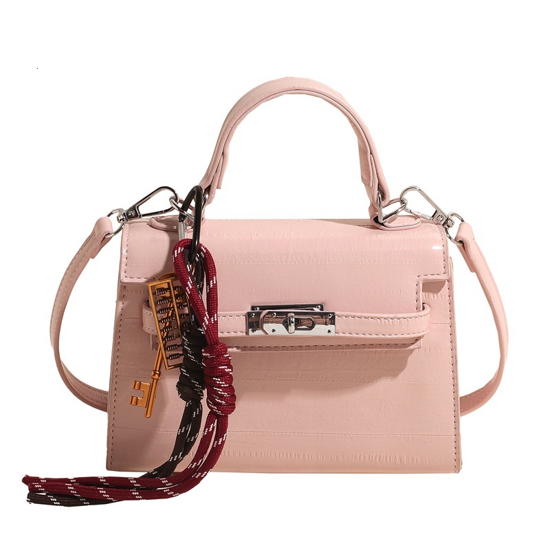 High End Fashion Retro Designer Women s Handbag Niche Trend In Spring And Summer Of 2025 Mini Western Style Shoulder Bag Multifunctional Crossbody Bag