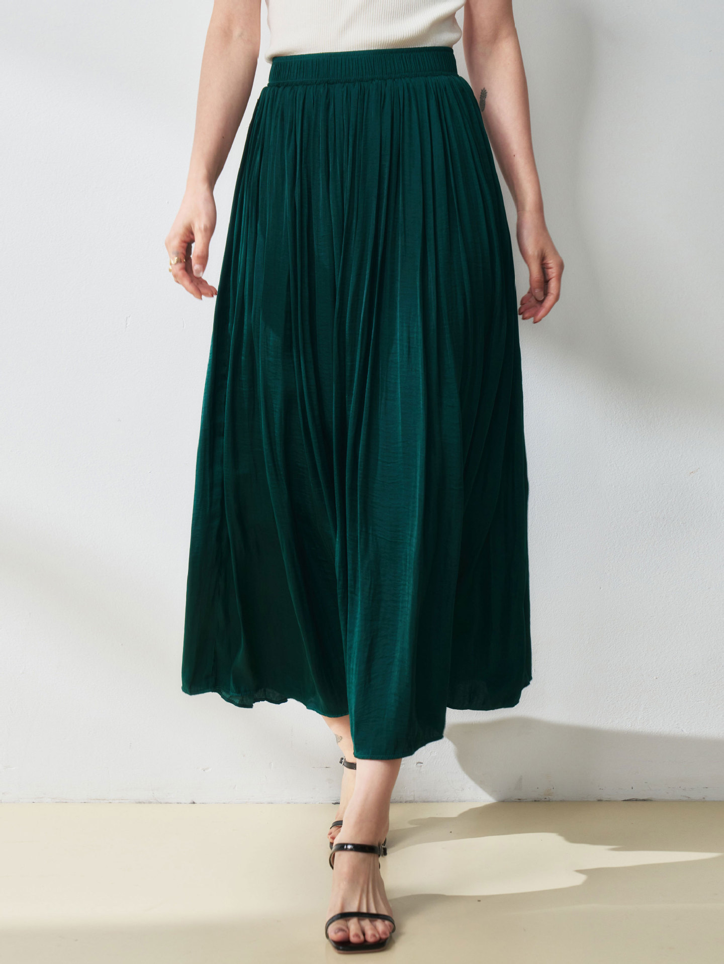 D375 Spring and summer streamer skirt flowing pearlescent silk satin pleated large skirt airy A-line skirt