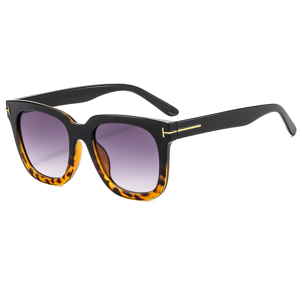 Classic Rectangle Sunglasses for Women and Men, Polarized Lens, UV 400 Protection with Case Z260306