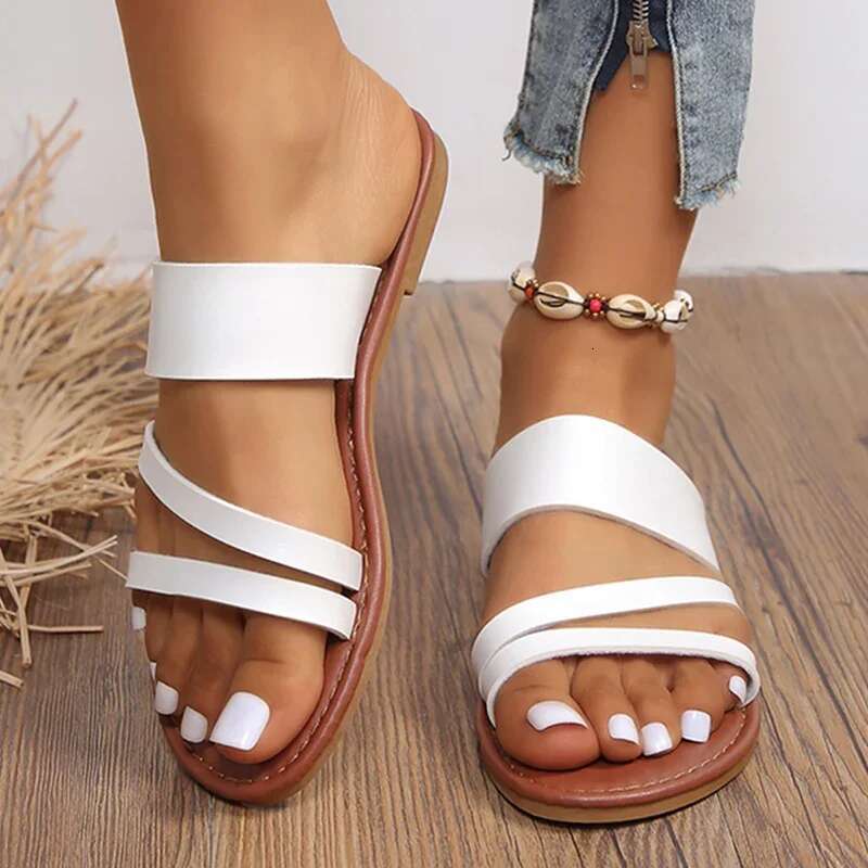 Designer Sandals 2025 Summer Women's Flat Shoes Casual Plus Size Beach Slippers Free Shipping Fashion Designer New High Quality Soft Bottom Sanda