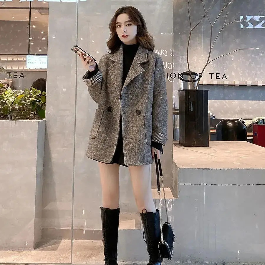 Fashionable Womens Highend Wool Jacket Retro Autumn Coat Loose Casual Top Office Professional Suit 250225