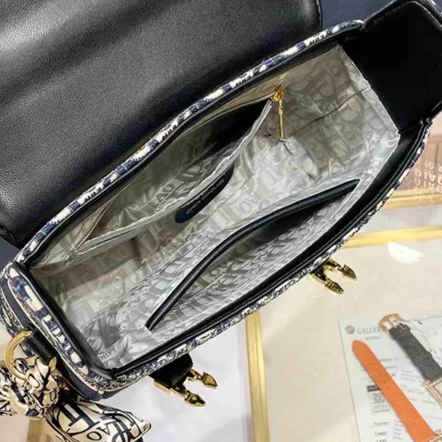 fashion New Envelope Embroidered Versatile And High End Women's Crossbody Cambridge Bag Adjustable Strap