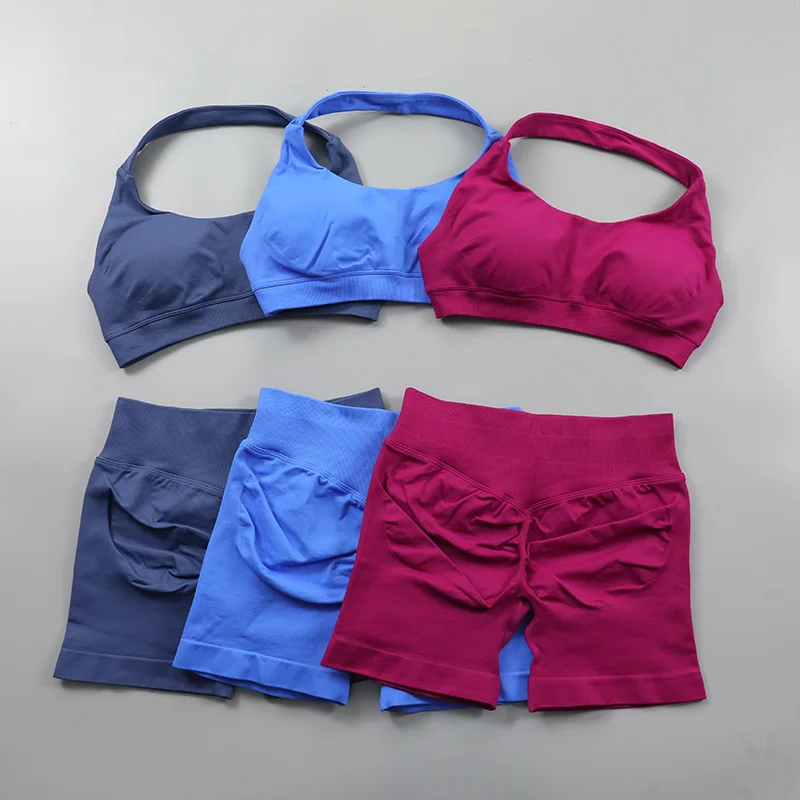 Sports Shorts Sets Seamless Yoga Set Women 2Pcs Halter Sports Bra Scrunch Butt Gym Shorts Set Workout Clothes Summer Sportswear Shorts Fitness Clothing Tracksuit