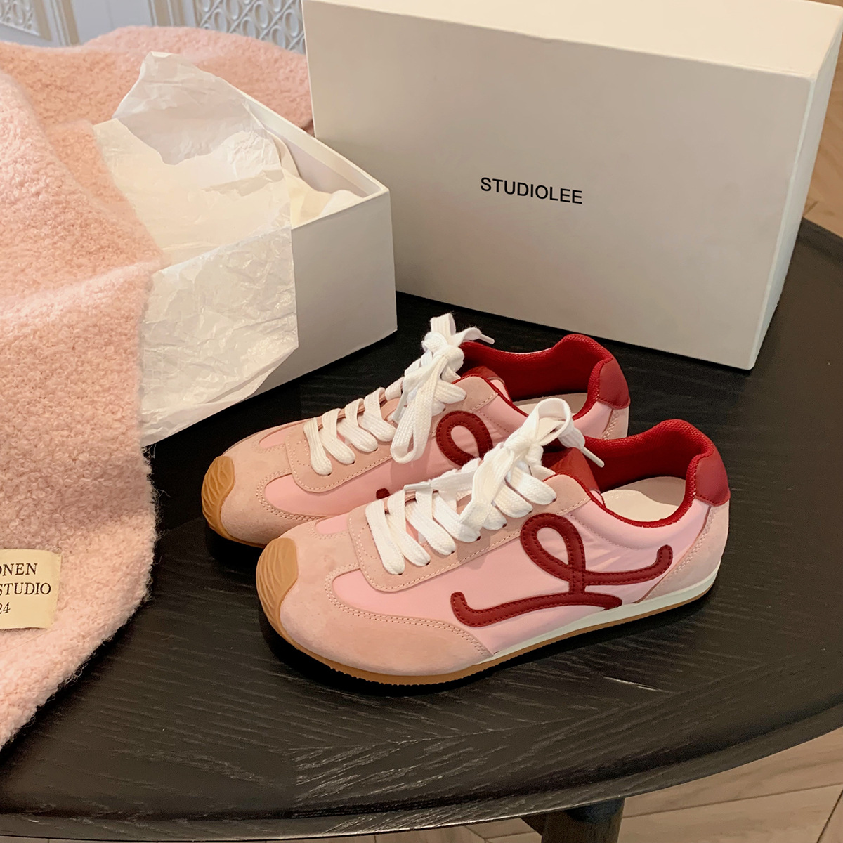 Free shipping 2025 new designer Casual for woman flat sneakers white sport outdoor training womens shoes
