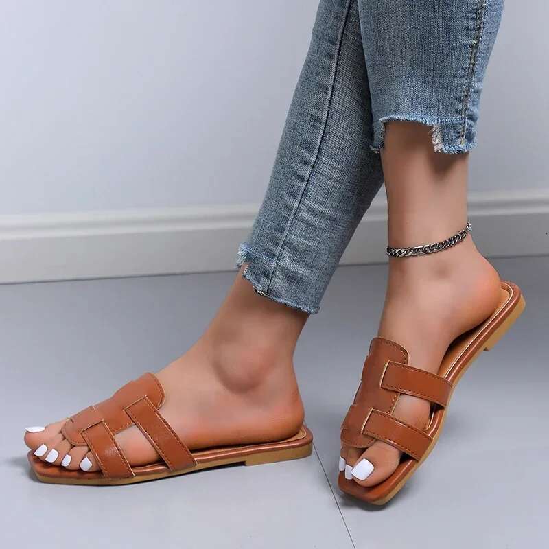 Summer 2025 New Women's Designer Sandals Slippers Roman Fashion Designer Free Shipping Flat Sandals Latex Soft Soled Shoes Women S Breathable Bea