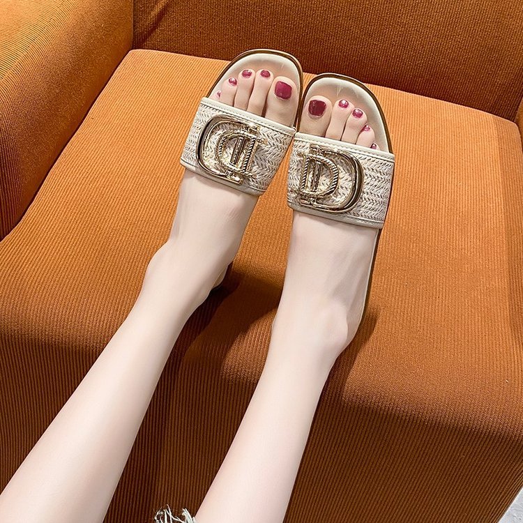 Straight-line flip-flops summer new fashion leisure double D metal buckle black flat slippers for women to wear outside