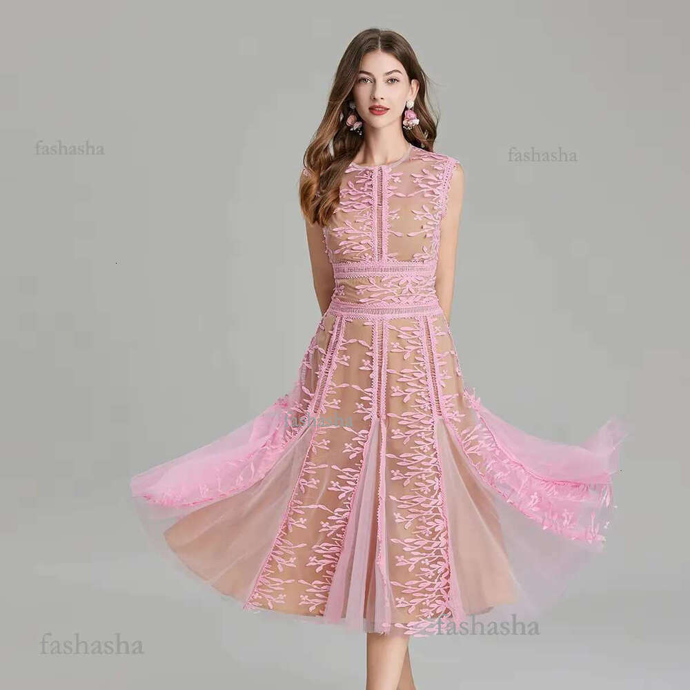 Casual Dresses French Luxury Purple Lace Mesh Embroidery Flower Dress Womens Sleeveless Hollow Out Patchwork A-Line Party Prom Pleat