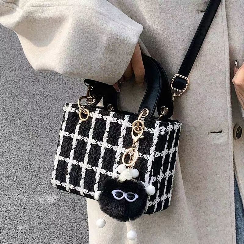 Small Niche Designer Women s Mini Bag 2025 New Black And White Checkered Fashionable High quality Crossbody Bag Handbag Storage Bag