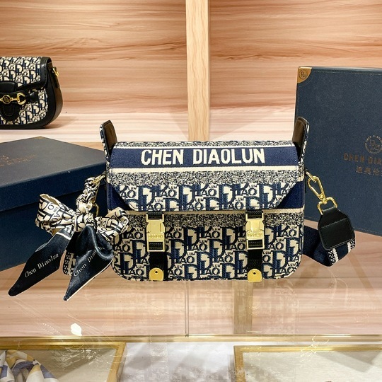 fashion New Envelope Embroidered Versatile And High End Women's Crossbody Cambridge Bag Adjustable Strap