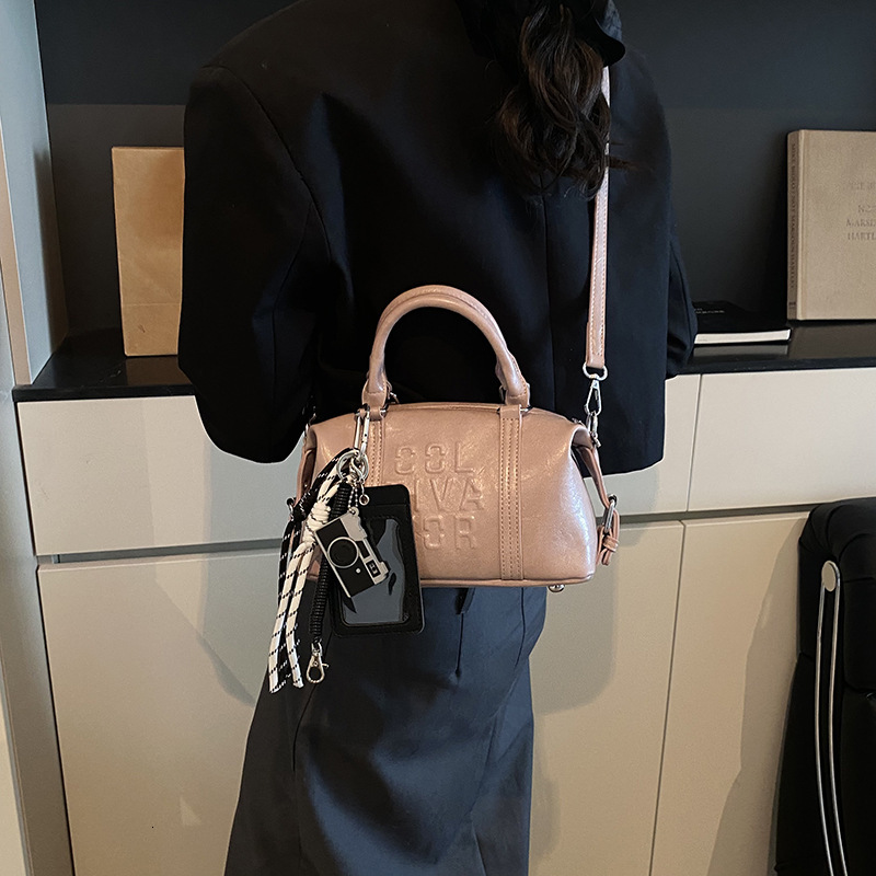 Small And Stylish Handbag High quality Female Fashion Designer 2025 Spring And Summer New Simple Casual Bowling Bag Shoulder Bag Popular Niche Crossbo