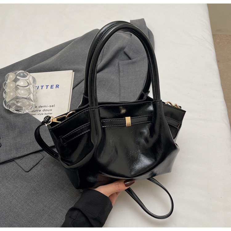 2025 New Niche Designer Women s Hand held Handbag Fashionable High quality PU Tote Bag Suede Leather Pleated Armpit Dumpling Bag Crossbody Bag