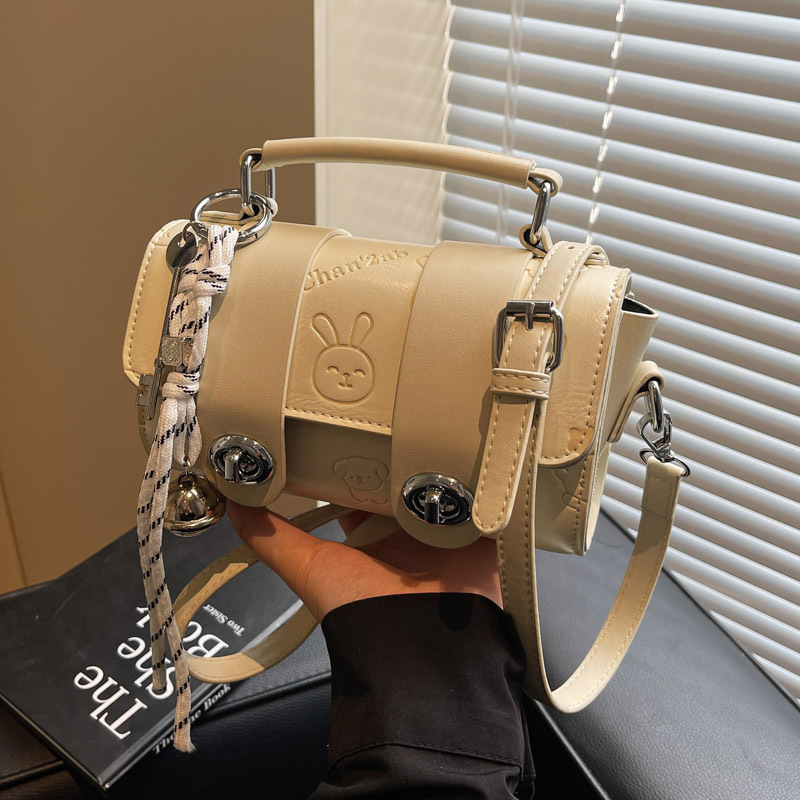 Fresh And Trendy Underarm Bag 2025 Early Spring Trendy Designer Fashion Matching Shoulder Crossbody Bag Fashionable Niche Crossbody Handbag Wallet Sto