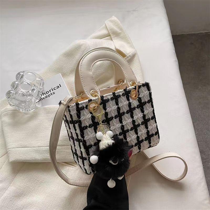 Small Niche Designer Women s Mini Bag 2025 New Black And White Checkered Fashionable High quality Crossbody Bag Handbag Storage Bag