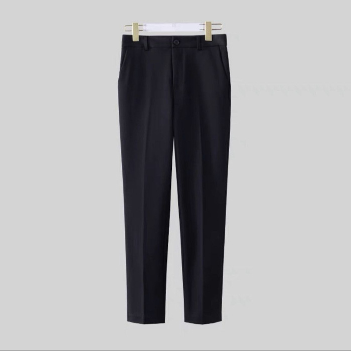 F37Classy Ladies' Office Suits for Career Success - Perfect Blend of Style and Functionality