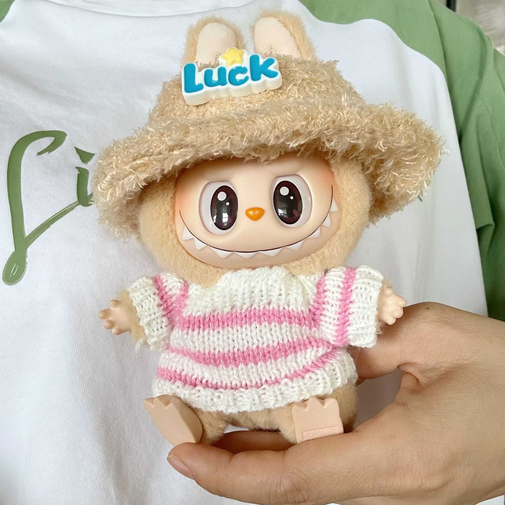 Doll Apparel Only clothes Second generation plush toy clothes for sitting parties childrens clothes fleece hats striped sweatersY250307UU4X